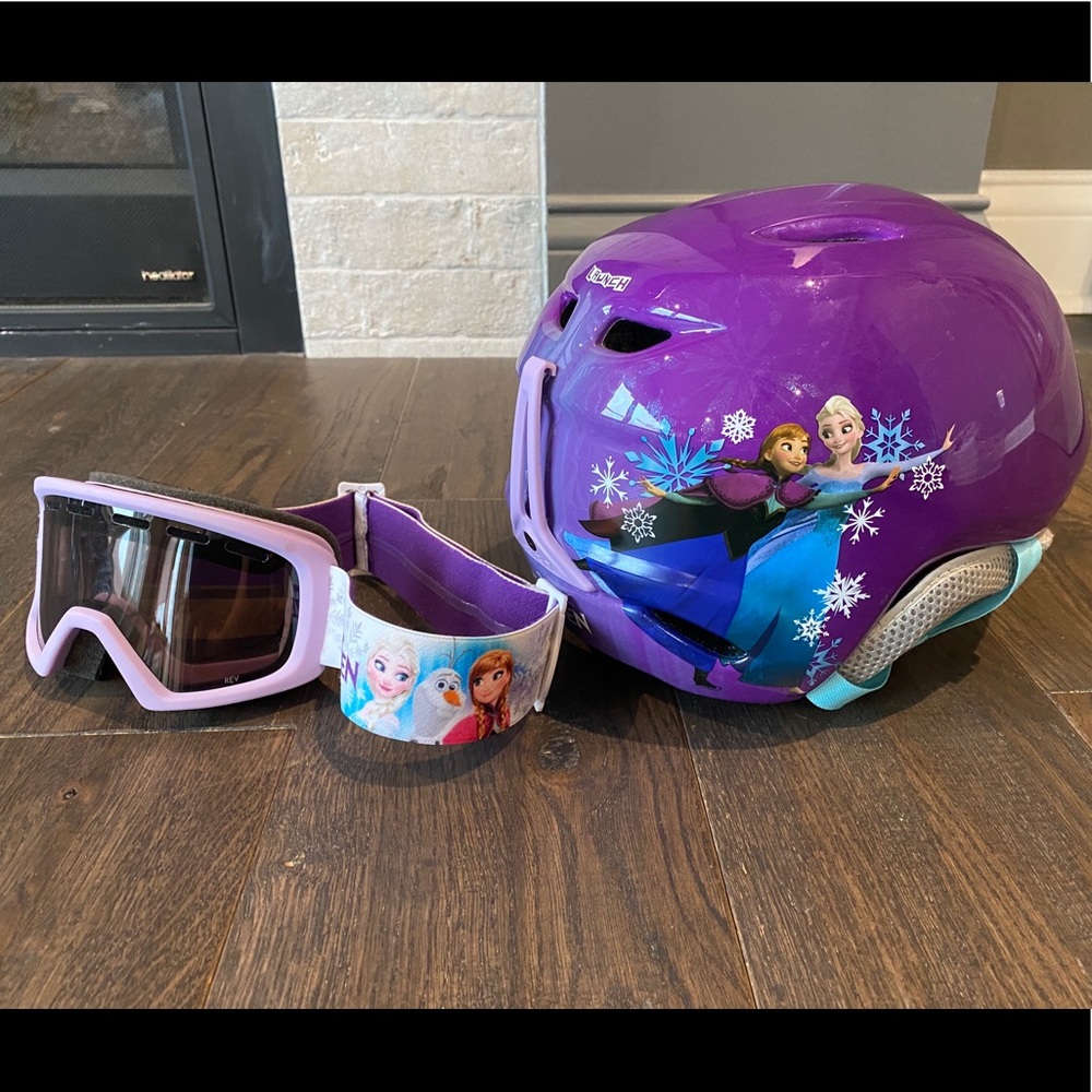 Girls Gyro Ski Helmet and Goggles Like New M/L